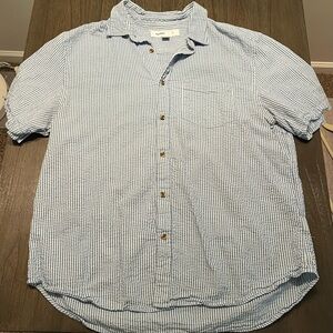 Old Navy Men's Blue and White Striped Casual Shirt Slim Fit